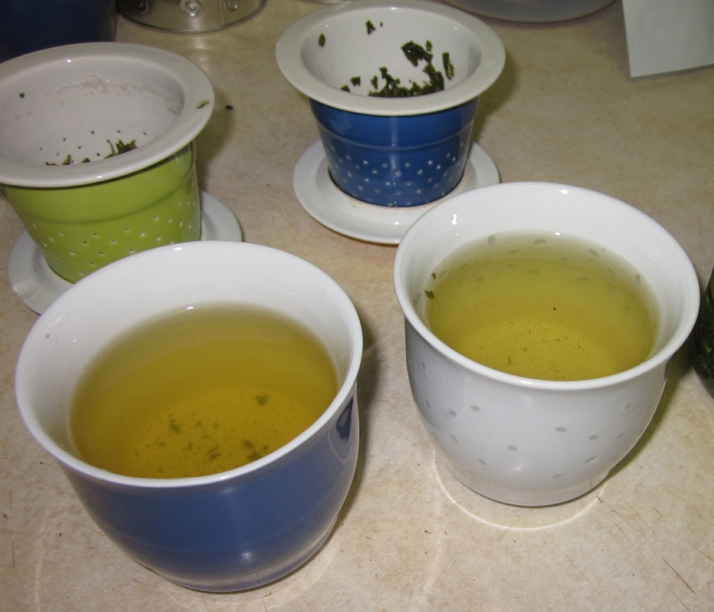 Sencha made with boiling water on the left, and made with 175 degree water on the right.